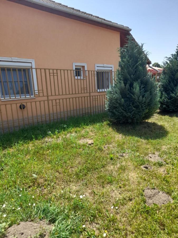 Thermal Apartman Tiszafuered Eksteriør billede